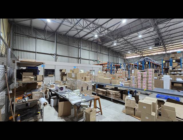 1,600M² WAREHOUSE TO LET IN SPARTAN